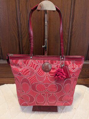 COACH POPPY SIGNATURE LUREX GLAM TOTE